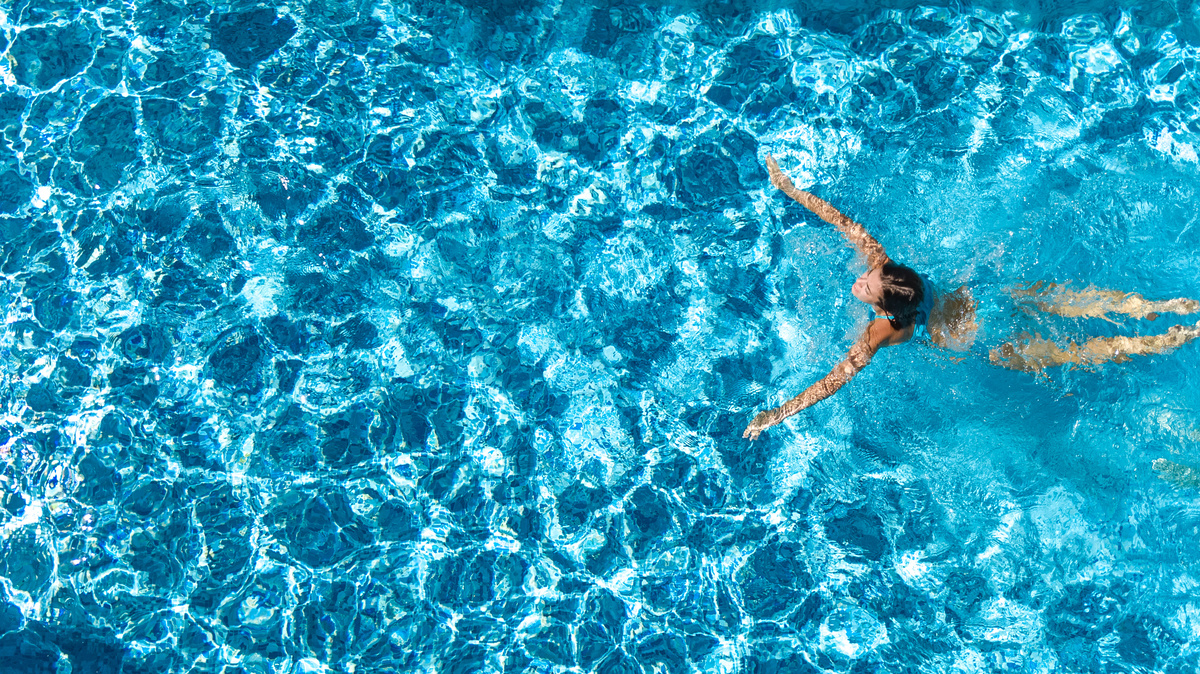 Tuffati in piscina